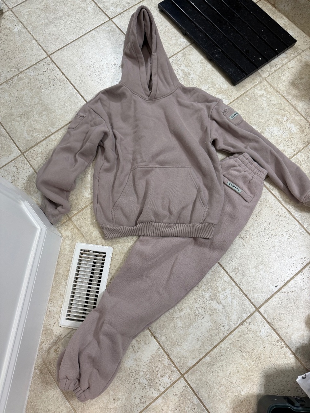 Comfrt Taupe Hoodie & Sweatpants Set Size Medium